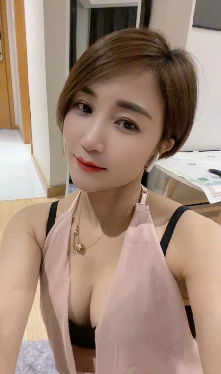 杭州余杭区 冰冰