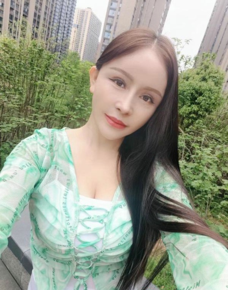 长沙雨花区 月儿