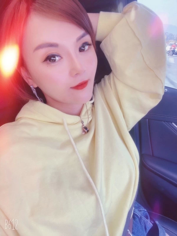 南京栖霞区 朱婷