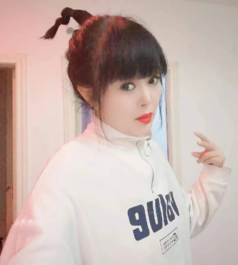 深圳市龙岗区 妮妮
