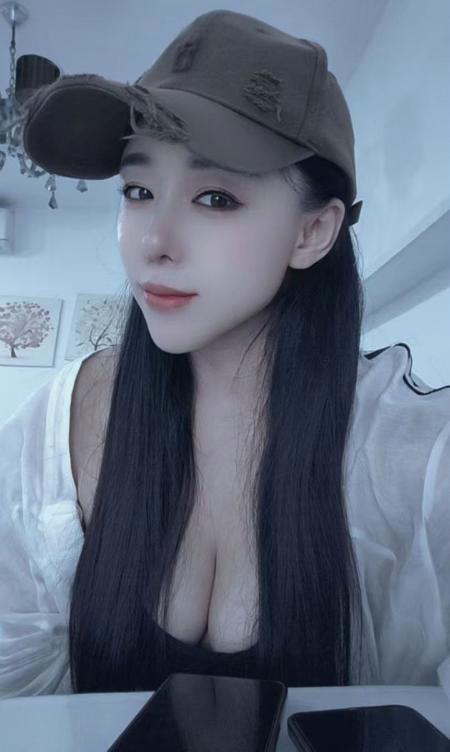 深圳市龙华区 颜汐