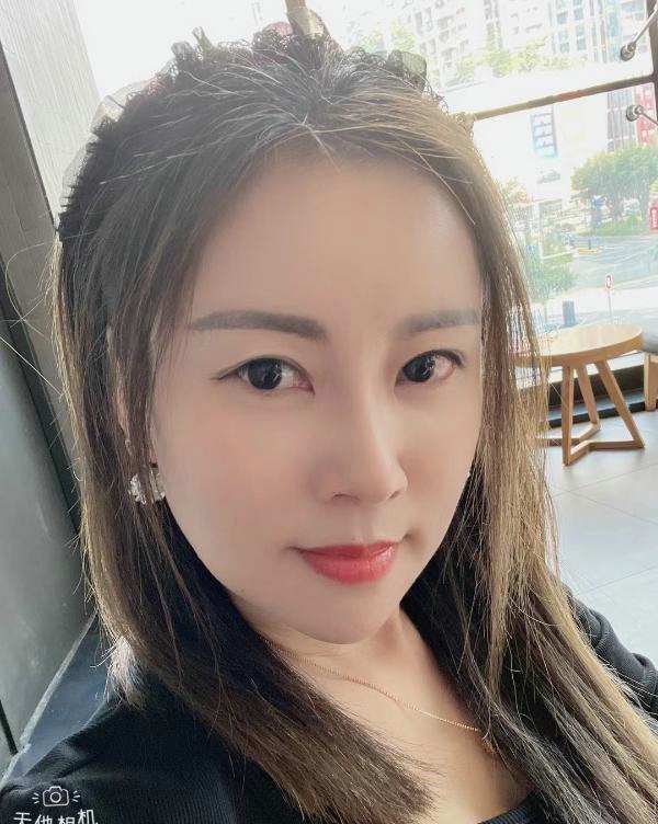 深圳市龙岗区 晚晚